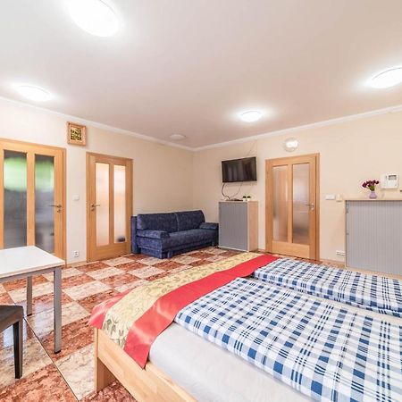 Apartman Blizko Centra Prahy Прага Екстериор снимка