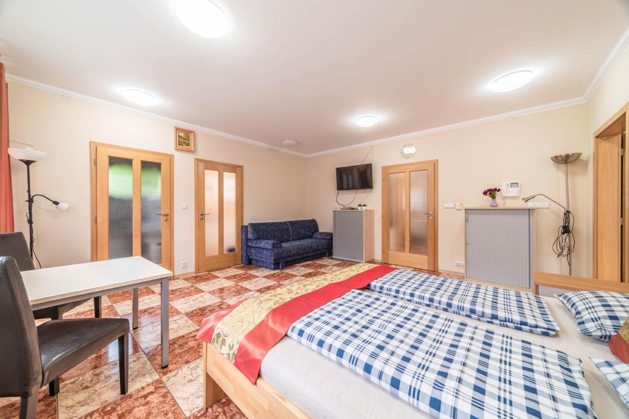 Apartman Blizko Centra Prahy Прага Екстериор снимка
